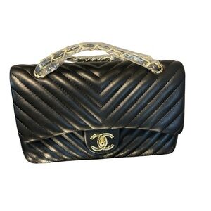 NWOT CC Black Quilted Chevron Shoulder Bag with Gold Chain Handle